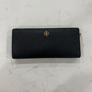 Tory Burch Robinson Slim Wallet